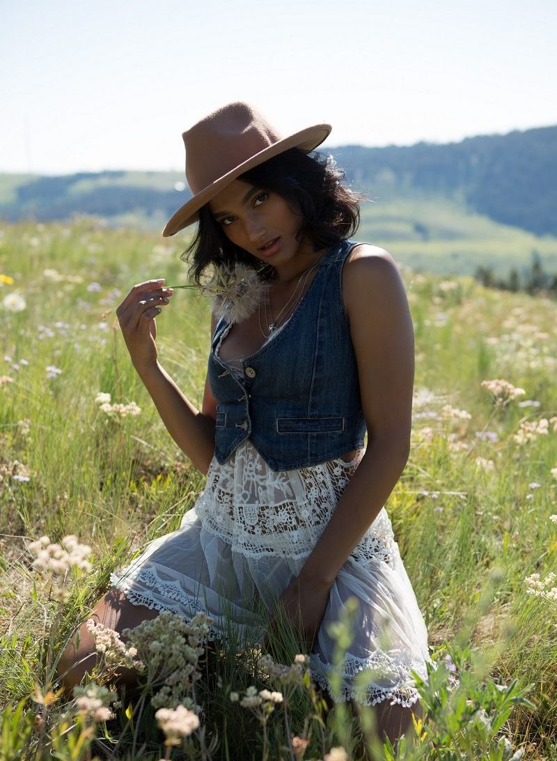 Еленка, 20 лет, 2 размер груди